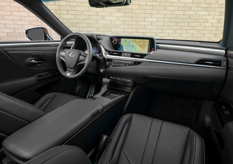 Illustration for article titled 2019 Lexus ES: We Will Not Be Deterred, We Will Never Back Down, The Spindle Grille Is The Future